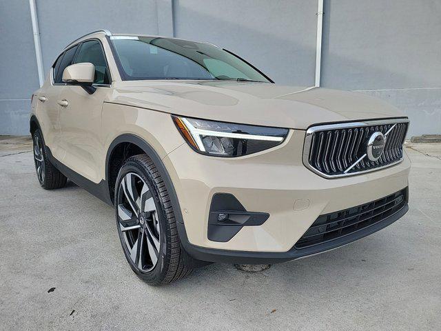 new 2025 Volvo XC40 car, priced at $48,820