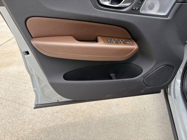 new 2025 Volvo XC60 Plug-In Hybrid car, priced at $78,190