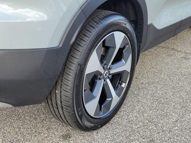 new 2025 Volvo XC40 car, priced at $46,015
