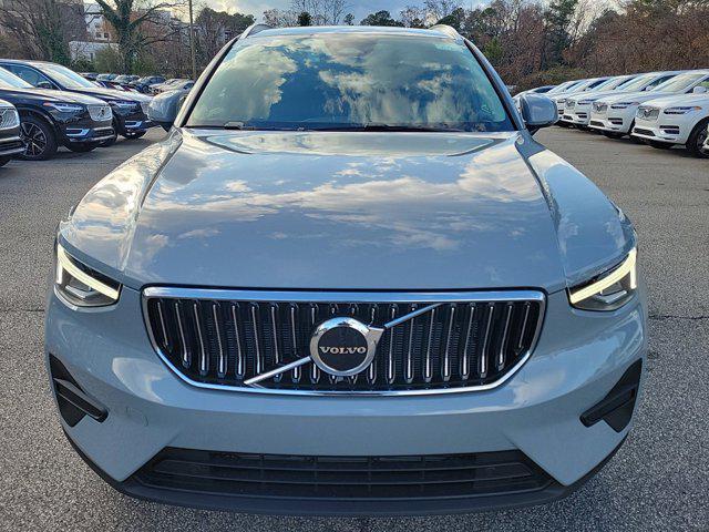 new 2025 Volvo XC40 car, priced at $46,015