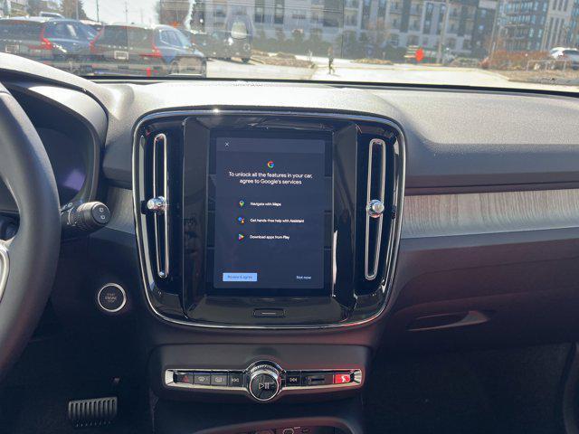 new 2025 Volvo XC40 car, priced at $51,015