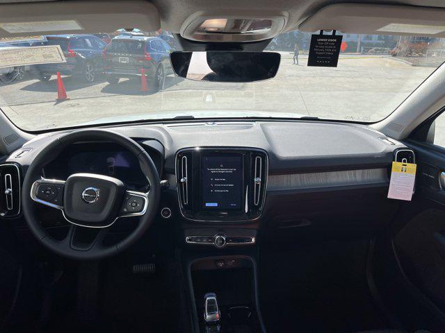 new 2025 Volvo XC40 car, priced at $51,015