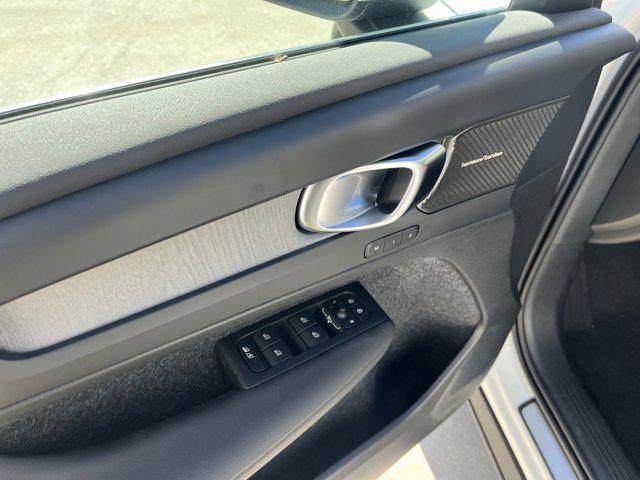new 2025 Volvo XC40 car, priced at $51,015