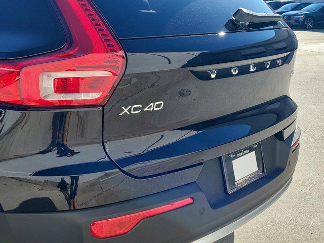 new 2025 Volvo XC40 car, priced at $45,465