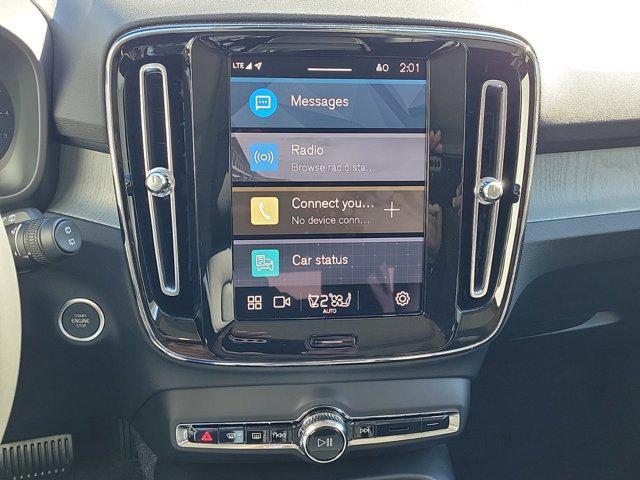 new 2025 Volvo XC40 car, priced at $45,465