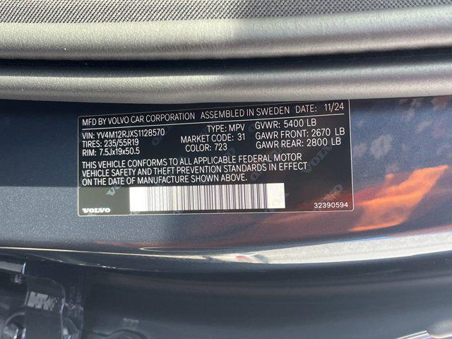 new 2025 Volvo XC60 car, priced at $49,780