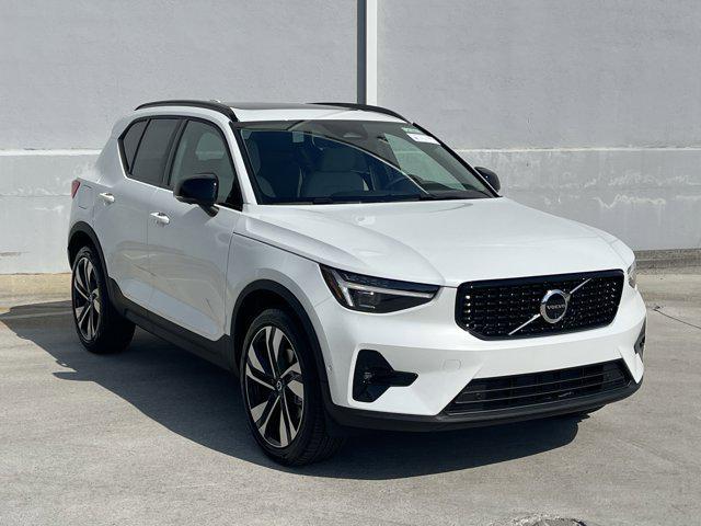 new 2025 Volvo XC40 car, priced at $51,015