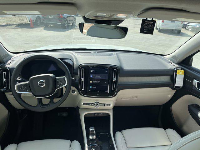 new 2025 Volvo XC40 car, priced at $51,015