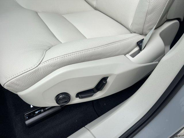 new 2025 Volvo XC60 car, priced at $55,360
