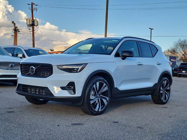 new 2025 Volvo XC40 car, priced at $49,790