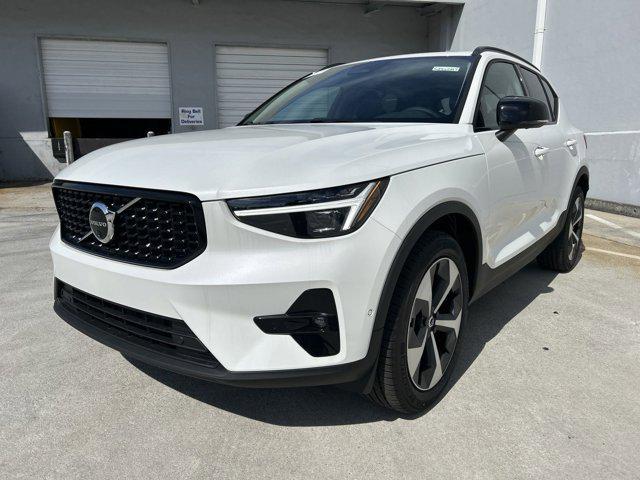 new 2025 Volvo XC40 car, priced at $48,315