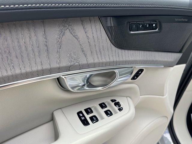 new 2025 Volvo XC90 car, priced at $73,645