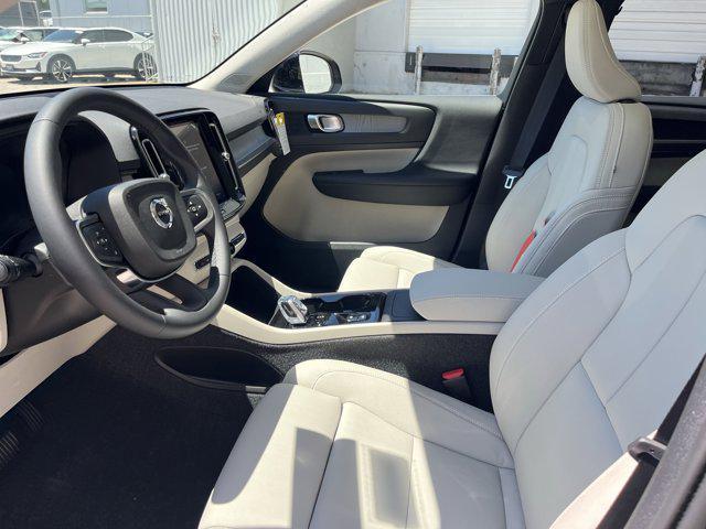 new 2025 Volvo XC40 car, priced at $48,335