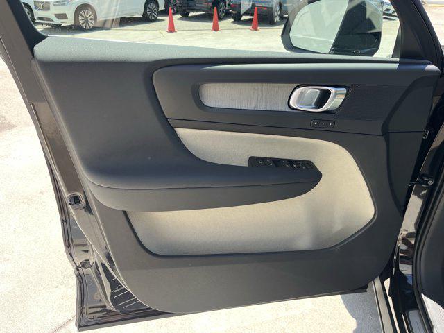 new 2025 Volvo XC40 car, priced at $48,335