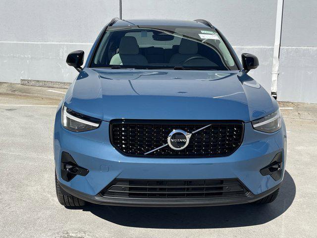 new 2025 Volvo XC40 car, priced at $51,015