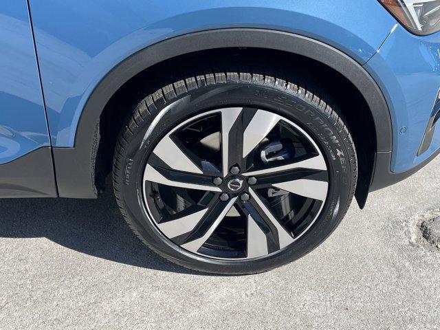 new 2025 Volvo XC40 car, priced at $51,015