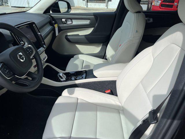 new 2025 Volvo XC40 car, priced at $49,460