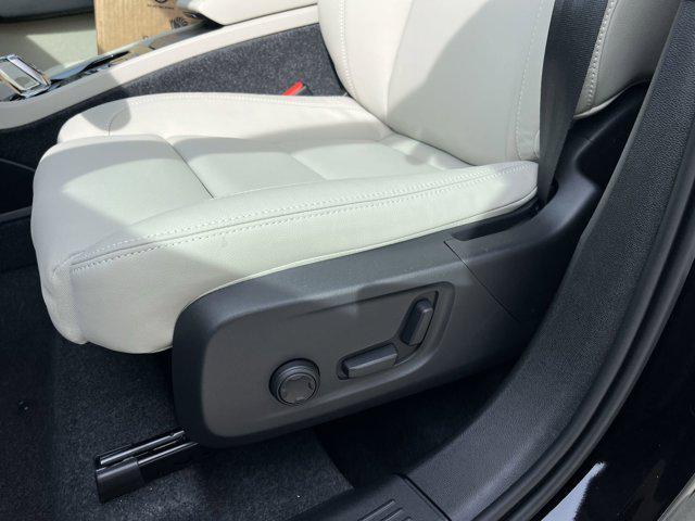 new 2025 Volvo XC40 car, priced at $49,460