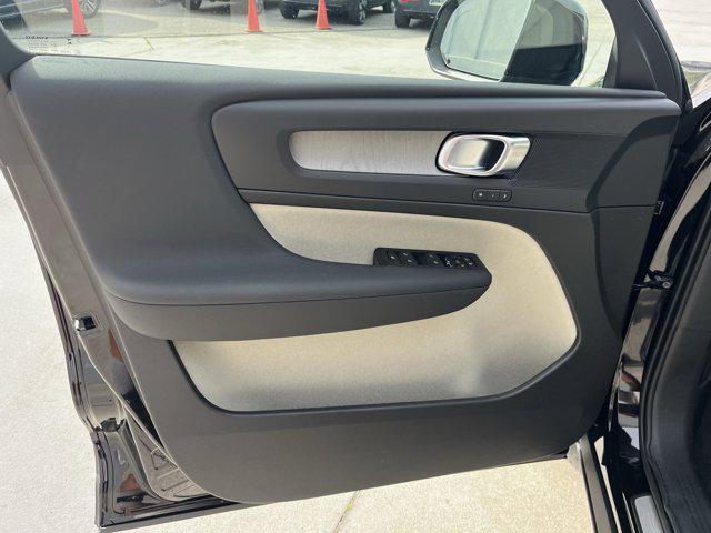 new 2025 Volvo XC40 car, priced at $49,460