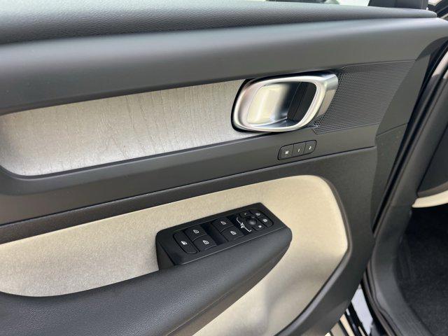 new 2025 Volvo XC40 car, priced at $49,460