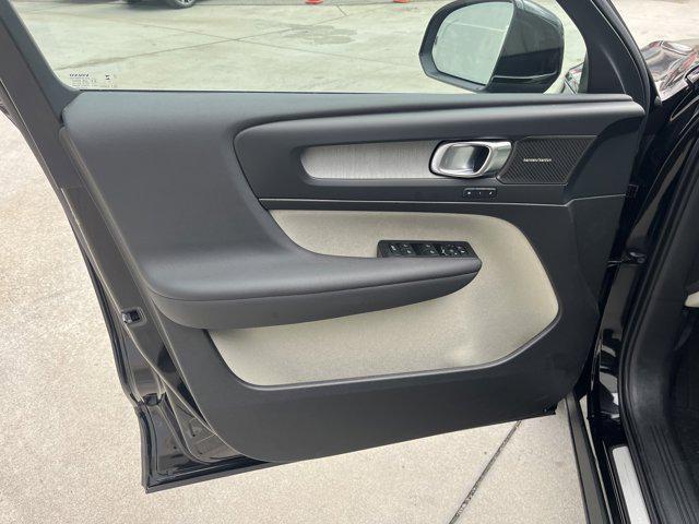 new 2025 Volvo XC40 car, priced at $56,815