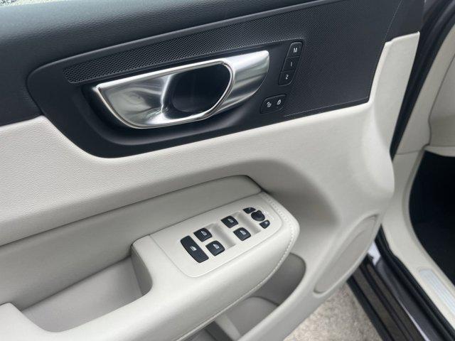 new 2025 Volvo XC60 car, priced at $51,100