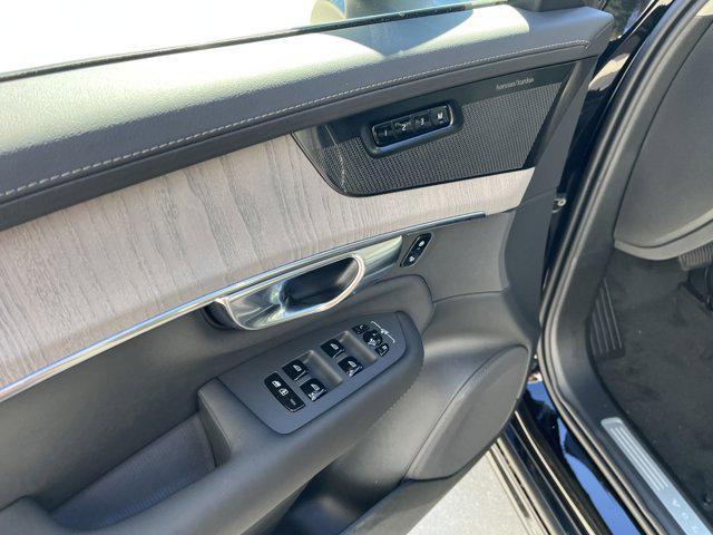new 2025 Volvo XC90 car, priced at $72,755