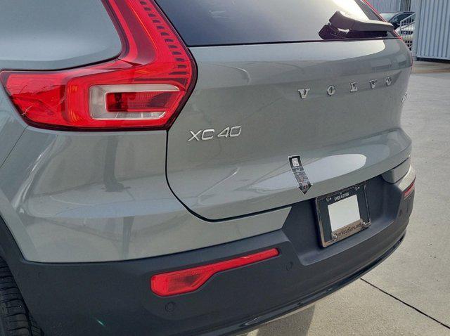 new 2025 Volvo XC40 car, priced at $47,145