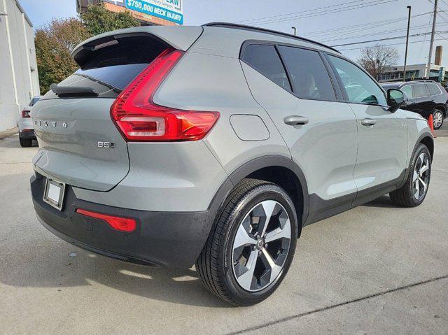 new 2025 Volvo XC40 car, priced at $47,145