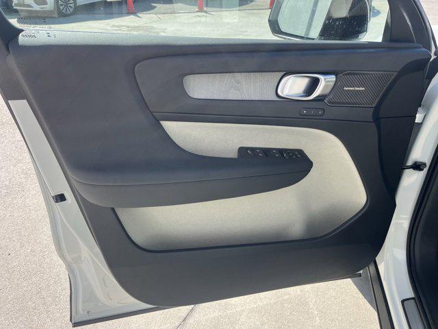 new 2025 Volvo XC40 car, priced at $51,565