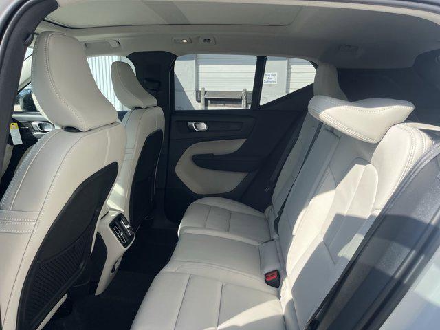 new 2025 Volvo XC40 car, priced at $51,565