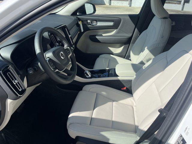 new 2025 Volvo XC40 car, priced at $51,565