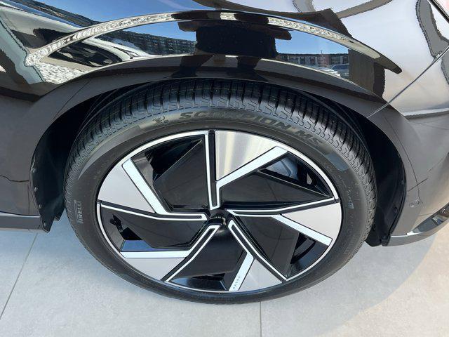 new 2025 Volvo EX90 car, priced at $99,120