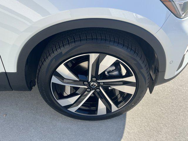 new 2025 Volvo XC40 car, priced at $51,015
