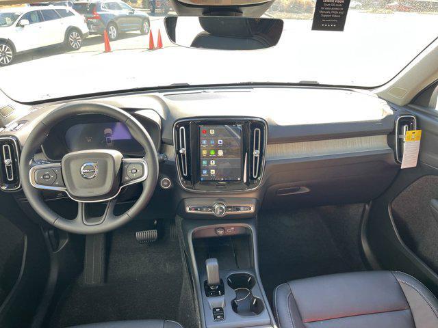 new 2025 Volvo XC40 car, priced at $45,395