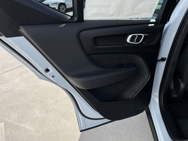 new 2025 Volvo XC40 car, priced at $45,395