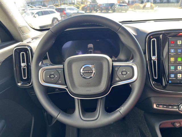 new 2025 Volvo XC40 car, priced at $45,395