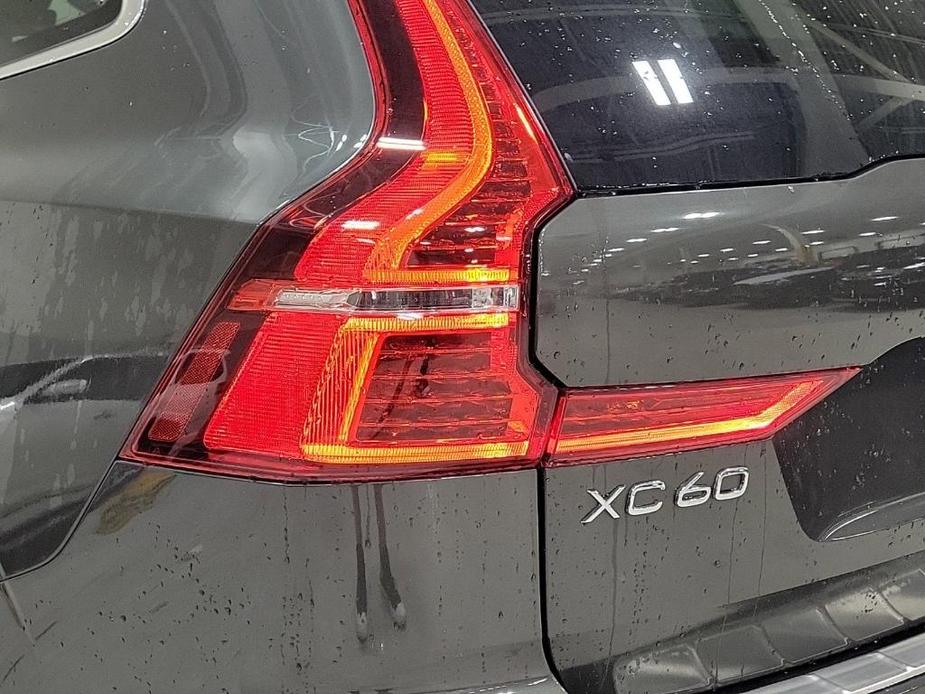 used 2021 Volvo XC60 car, priced at $36,897