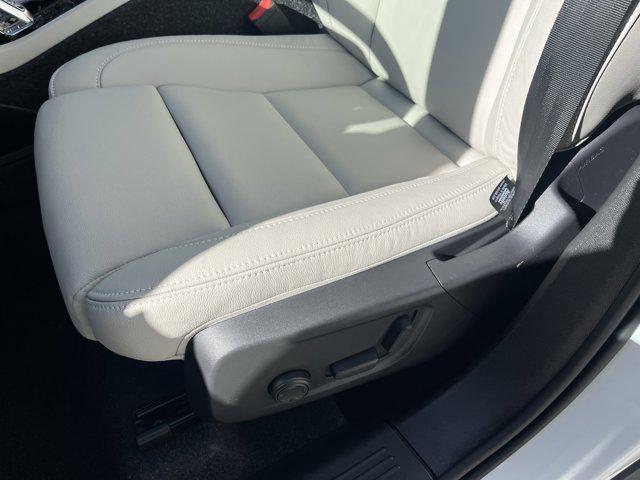 new 2025 Volvo XC40 car, priced at $48,335