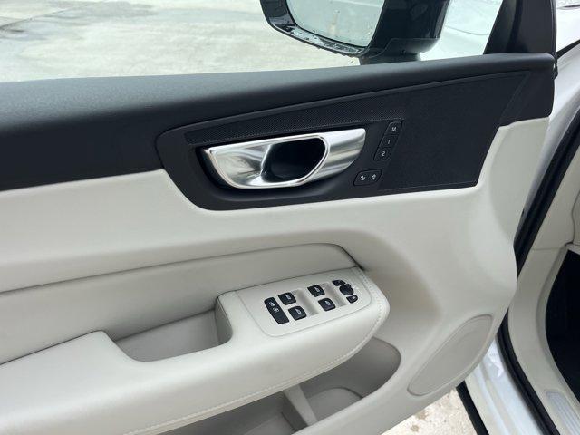 new 2025 Volvo XC60 car, priced at $55,360