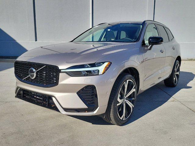 new 2025 Volvo XC60 car, priced at $59,885