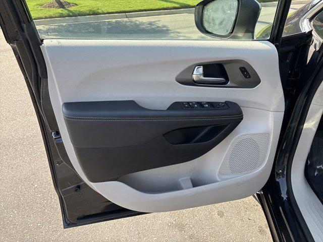used 2023 Chrysler Pacifica car, priced at $24,969