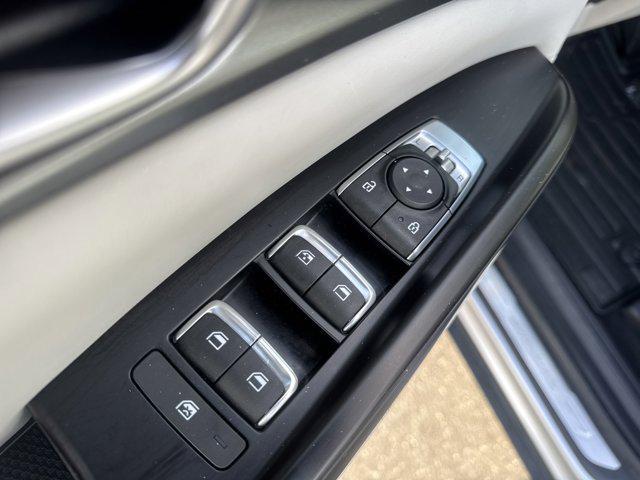 used 2023 Kia Carnival car, priced at $29,989