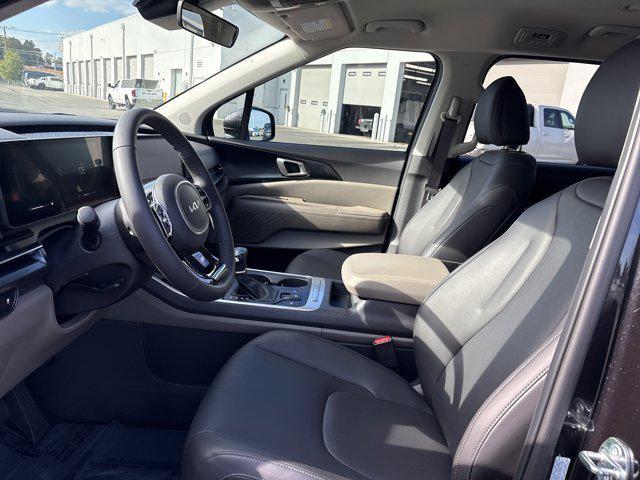 used 2025 Kia Carnival car, priced at $38,691