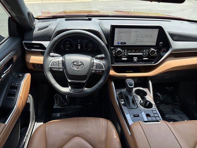 used 2023 Toyota Highlander car, priced at $44,989