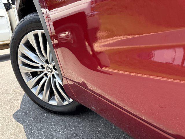 used 2023 Toyota Highlander car, priced at $44,989