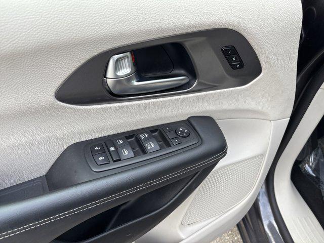used 2023 Chrysler Pacifica car, priced at $24,989
