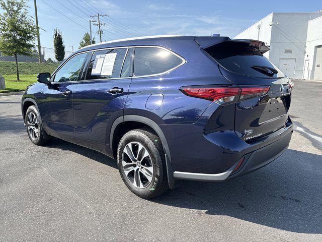 used 2022 Toyota Highlander car, priced at $37,469