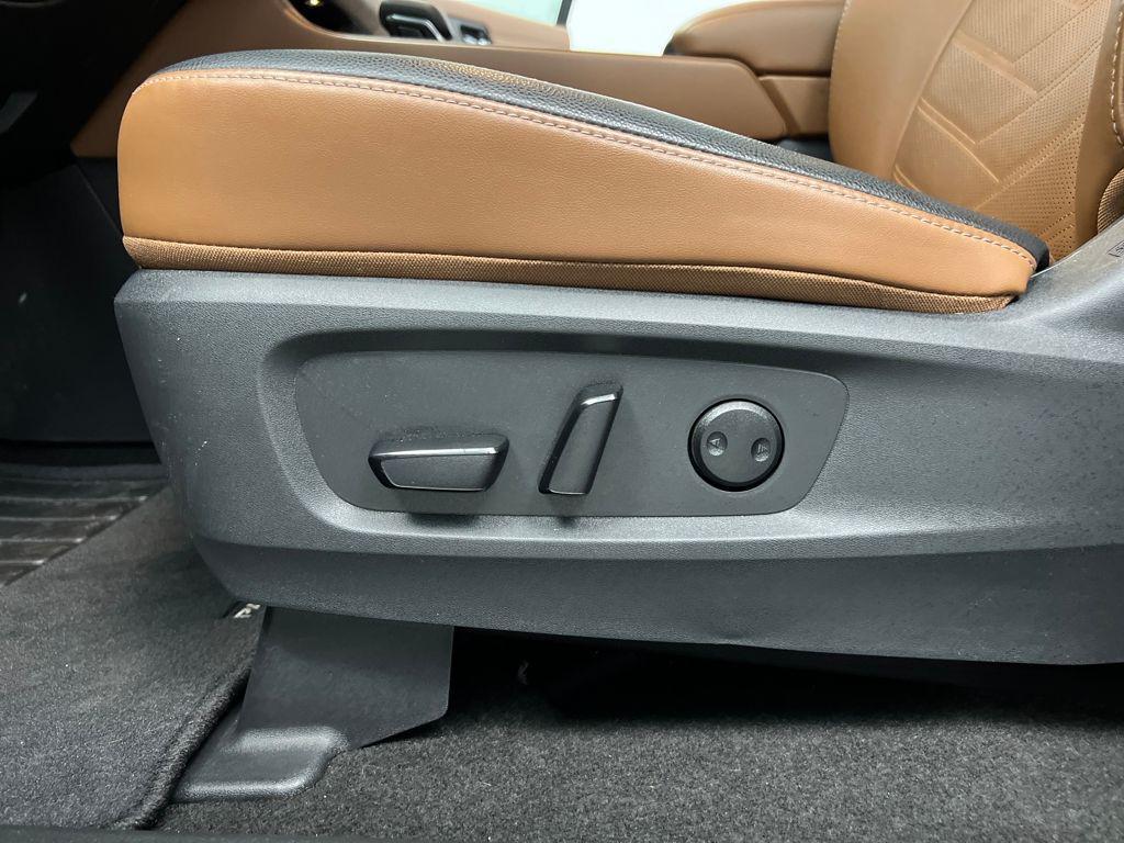 used 2024 Nissan Pathfinder car, priced at $37,399