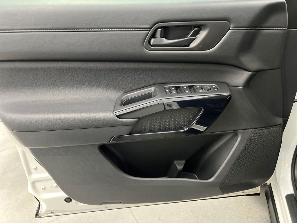 used 2025 Nissan Pathfinder car, priced at $32,989